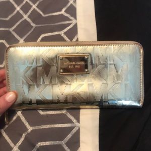 Pre loved gold Michael Kors wallet